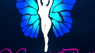 amateur slut feels intense orgasm masturbating in the car