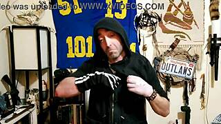 Max Shenanigans rocks cosplay outfit! 😍