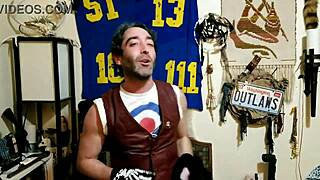 Max Shenanigans rocks cosplay outfit! 😍