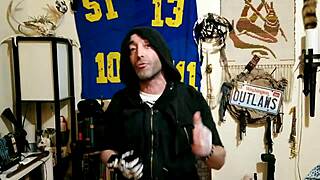 Max Shenanigans rocks cosplay outfit! 😍