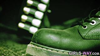 Gorgeous Cute Babes Finger And Oral In Horny Lesbian Group Masturbation