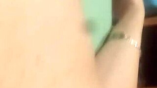 Amateur group homemade threesome