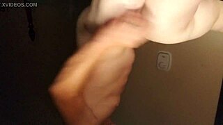 Amature facial cumshot in doggystyle