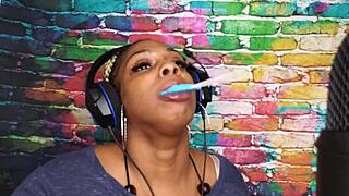 horny ebony chick sucking that big black dick 😈