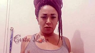 me encanta mis pezones evita love