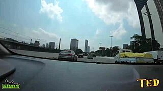 a misteriosa duda na carona do ted com brazilian latina