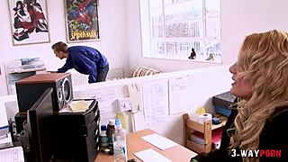 Join this hot 3some with Angelika?