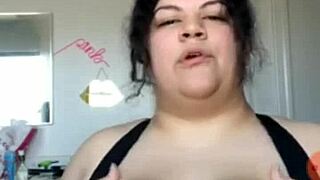 She Got Naughty With Her Tits And Sexy Moves