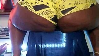 Big booty bbw dominates in heels.