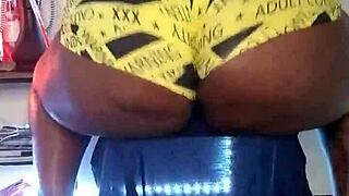 Big booty bbw dominates in heels.