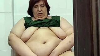 mature coolmarina pees and finds her fuck buddy?