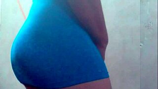 Super Sexy Escort Shemale Wants To Show Her Body!