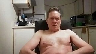 another amateur cums in missionary position