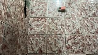 Rebolando Depois De Raspar Minha Buceta Toda!