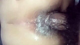 Naboen min knuller meg før kjæresten min dukker opp