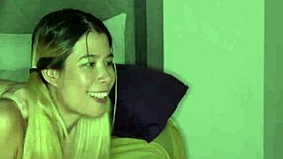 Жена кормит куколда мужа спермой после грубой игры с большим черным хуем