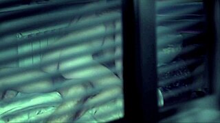 I caught my girlfriend cheating with a random guy in our bed 😏