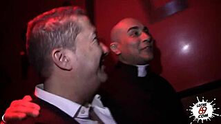 el cura se va de putas on the street