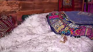 我那个饥渴的姐姐大毛丛又渴望在公共场合被手指