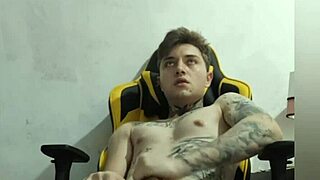 CASADA TODA MOLHADINHA PEDE PRA EU GOZAR PRA ELA NA WEB E ATENDI O PEDIDO POIS SOU UMA MAQUINA