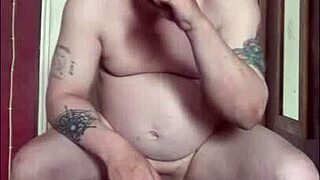 I've used dildos all my life, but now I crave a real cock 😏