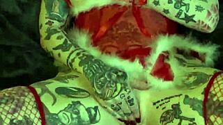 milf on the shelf has xmas solo orgasm 😍