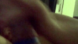 Honeysuckle eagerly sucks amateur cock in homemade scene