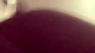 Honeysuckle eagerly sucks amateur cock in homemade scene