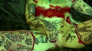 milf on the shelf has xmas solo orgasm 😍