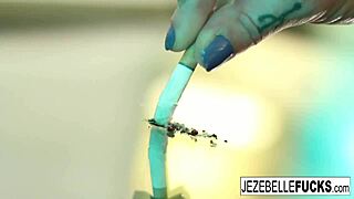 Milf Jezebelle Toys Pussy In Hotel