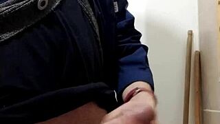 Again with Huge Cumshot from Monster Cock Solo