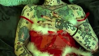 milf on the shelf has xmas solo orgasm 😍