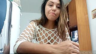 Homemade vlog of horny Indian MILF Sarah Rosa in lingerie settling accounts.