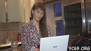 Oral sex play turns into hard fucking with horny amateurs 😏