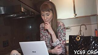 Oral sex play turns into hard fucking with horny amateurs 😏