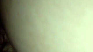 han knullar hustruns trånga fitta i het voyeurscene