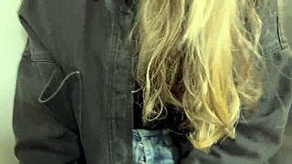 Published online, Colombian lesbians like to have anal sex in amateur video