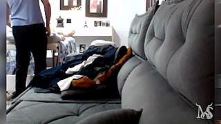 Релаксиращ масаж с нежни еротични докосвания