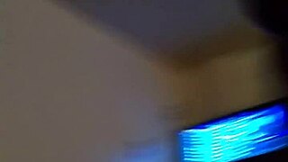 Doggy gebogen Spaanse teef met dikke kont 😈