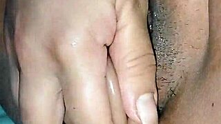 i was using my first toy in the usa, a latina with a big ass masturbating and coming hard while playing with it.