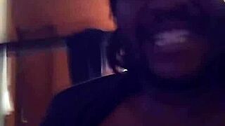 Догистайл на прегърната испанка с голямо дупе 😈