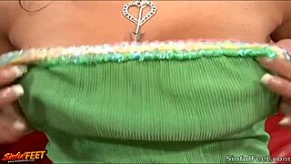 rachel roxxx gets sticky feet after wild play