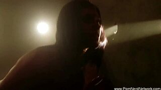 Bollywood babe strips naked!