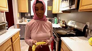 nobody resists thick ebony hijab lily starfire