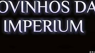 Gatinha dances in the car and club, making her husband a cuckold while they sleep in the motel with pool.