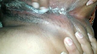 She Begs for Anal
