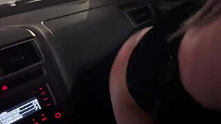 Gatinha dances in the car and club, making her husband a cuckold while they sleep in the motel with pool.