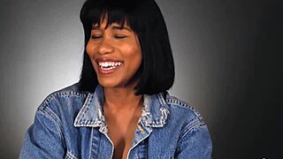 Jenna Foxx shows how she orgasms