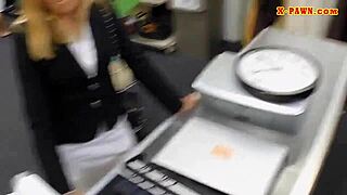 i spied on hot milf selling stuffs and got smashed in the garage