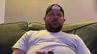 Watch me jerk off to gay porn, do you like it?